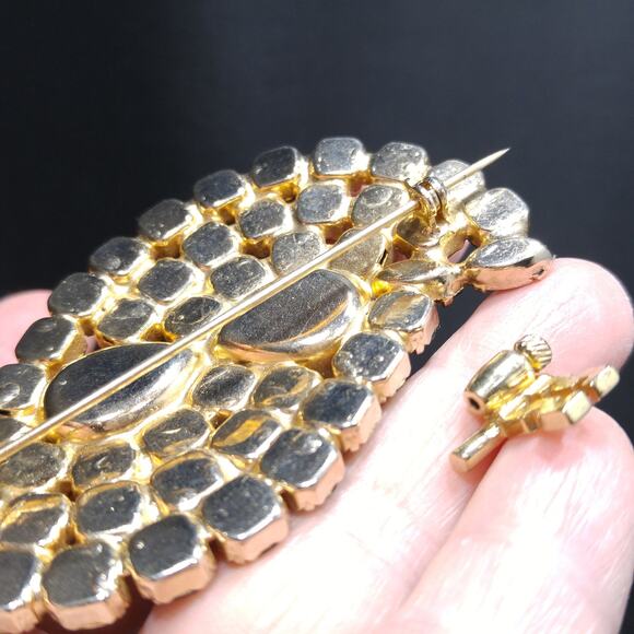 Vintage Rhinestone Green & Clear Swirl Brooch, Aurora Borealis - Picture 5 of 10